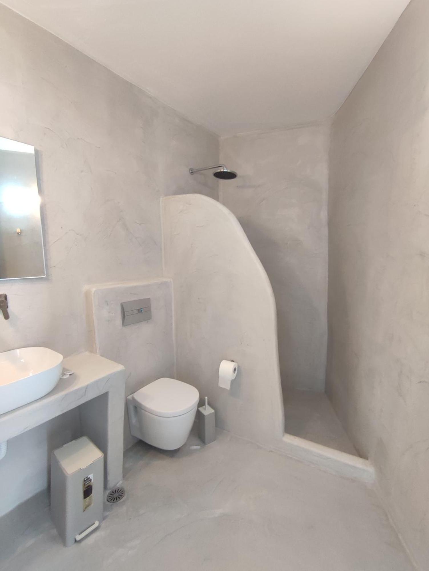 Central Santorini Serenity Rooms Fira  Exteriör bild