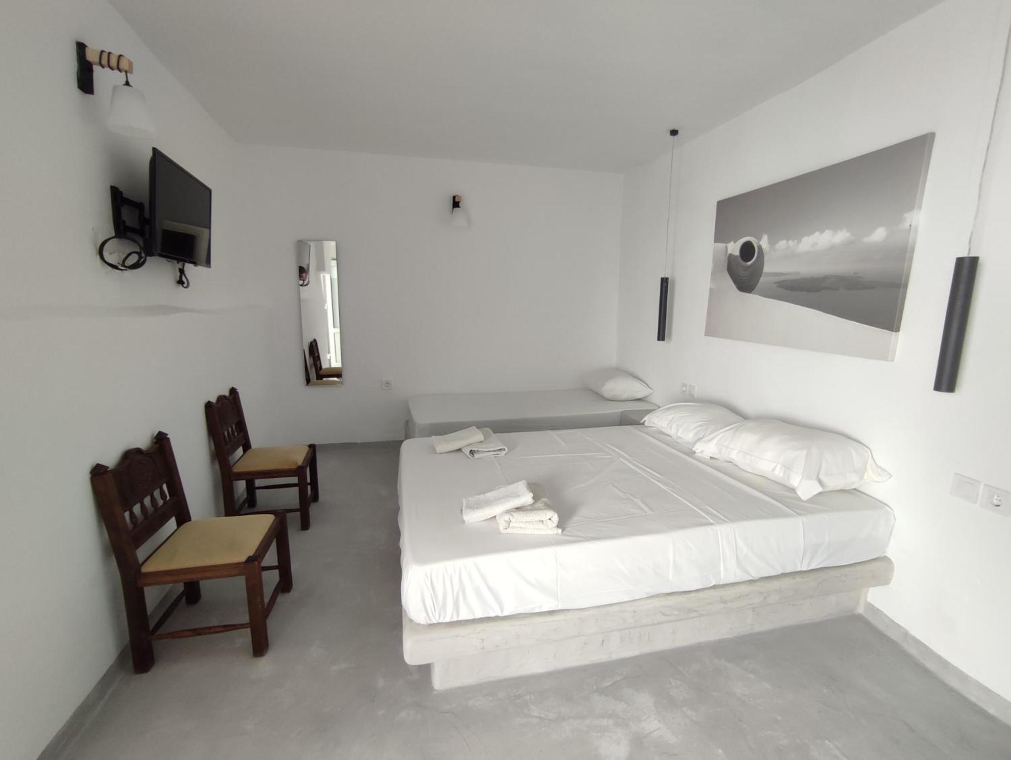 Central Santorini Serenity Rooms Fira  Exteriör bild